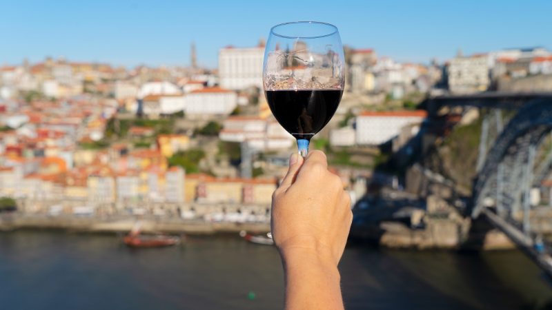 Dia do vinho do Porto: conheça três rótulos da centenária vinícola Poças