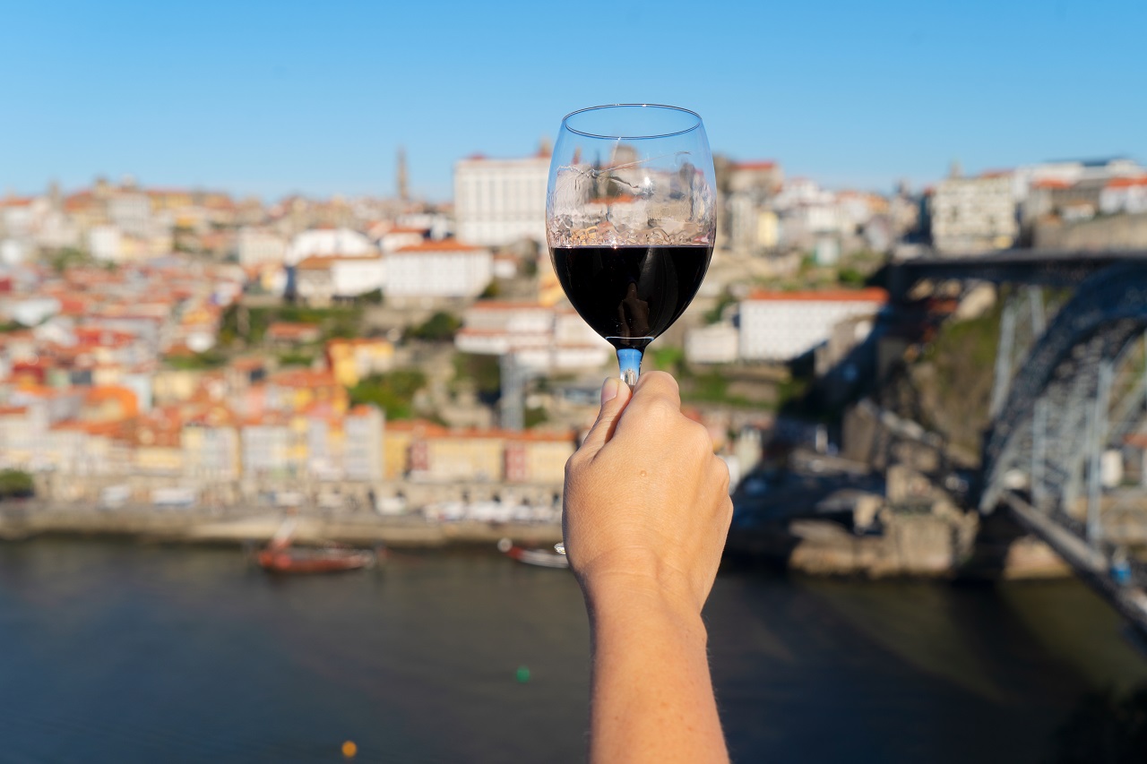 Dia do vinho do Porto: conheça três rótulos da centenária vinícola Poças