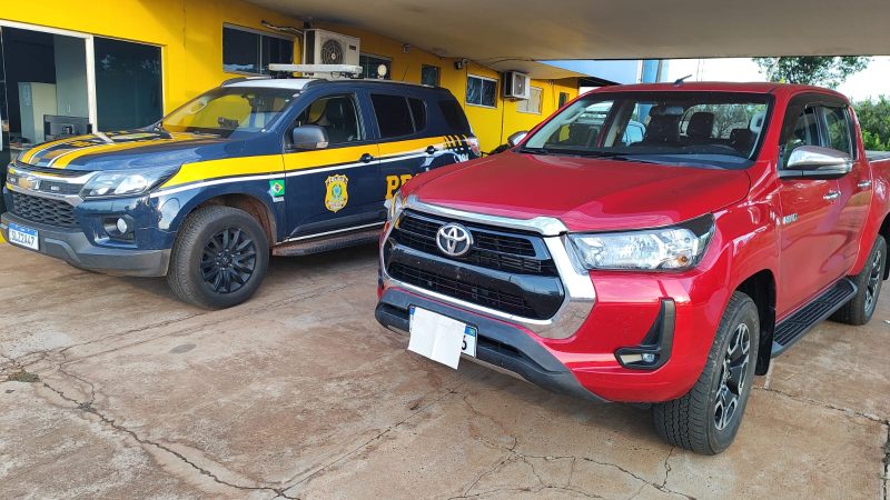 PRF recupera caminhonete Hilux furtada, em Água Clara (MS)