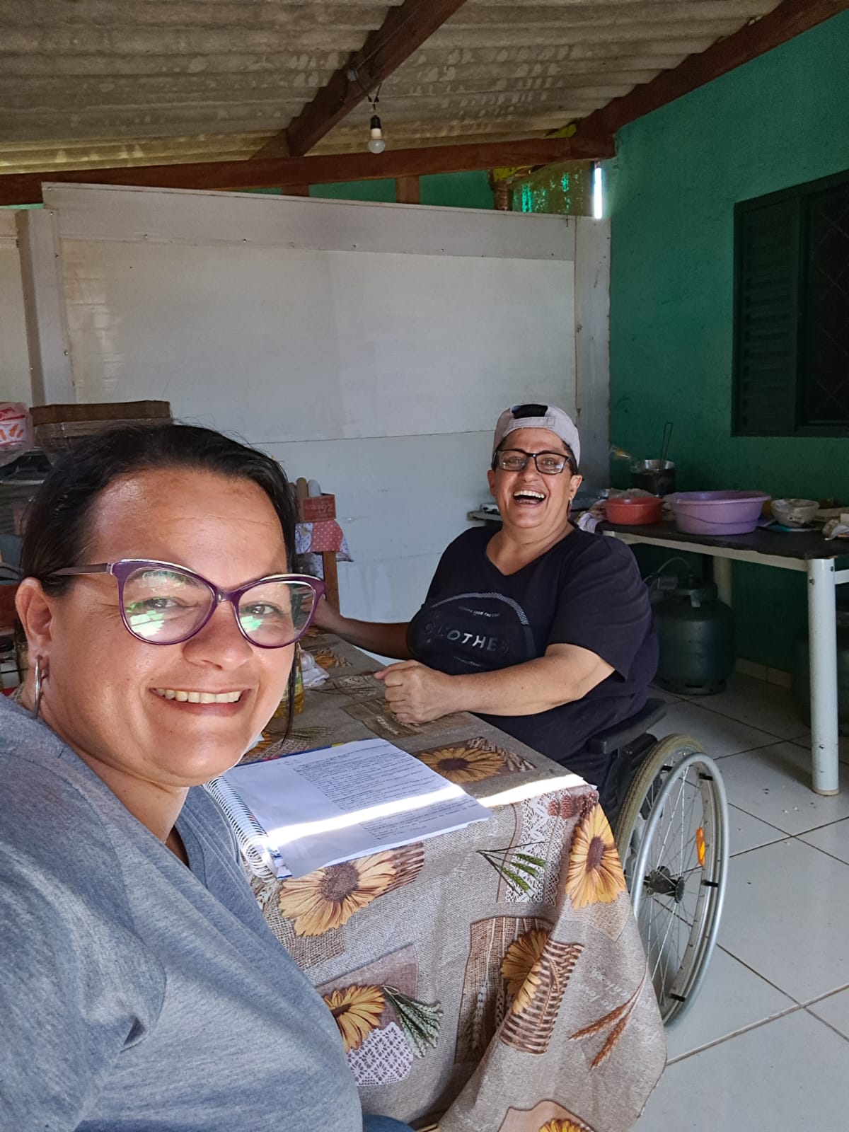 Mulher agradece empenho da ACS Bruna Costa e da secretário de Saúde de água clara para realização de sua cirurgia