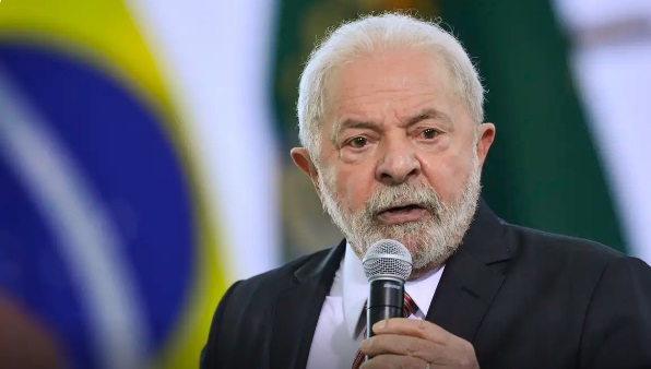 Aprovação de Lula cai para 24%, o menor índice de todos os seus mandatos