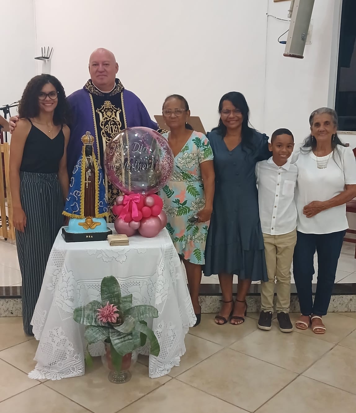 Igreja Santa Luzia realiza missa em ação de graças pela dignidade da mulher, em Três Lagoas