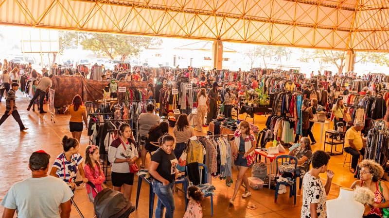 Encontro de Brechós oferece mais de três mil peças entre roupas, calçados e acessórios a preços acessíveis.