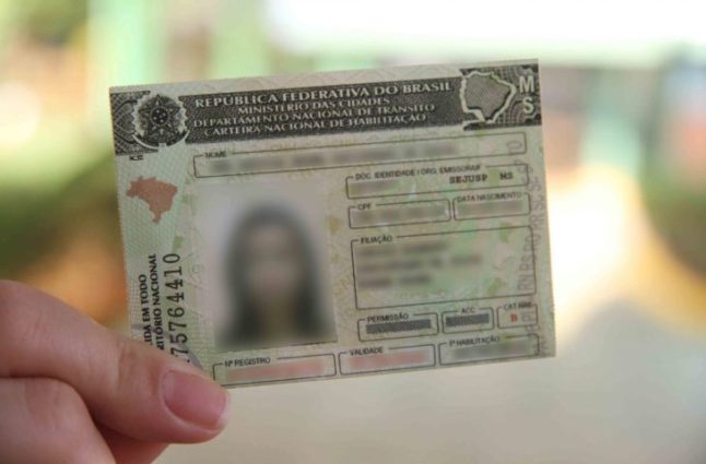Golpistas usam promessa de ‘CNH facilitada’ para enganar população em grupos de WhatsApp