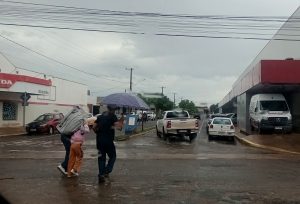Sábado começa com chuva em MS, e instabilidade deve continuar durante o fim de semana Sábado começa com chuva em MS, e instabilidade deve continuar durante o fim de semana
