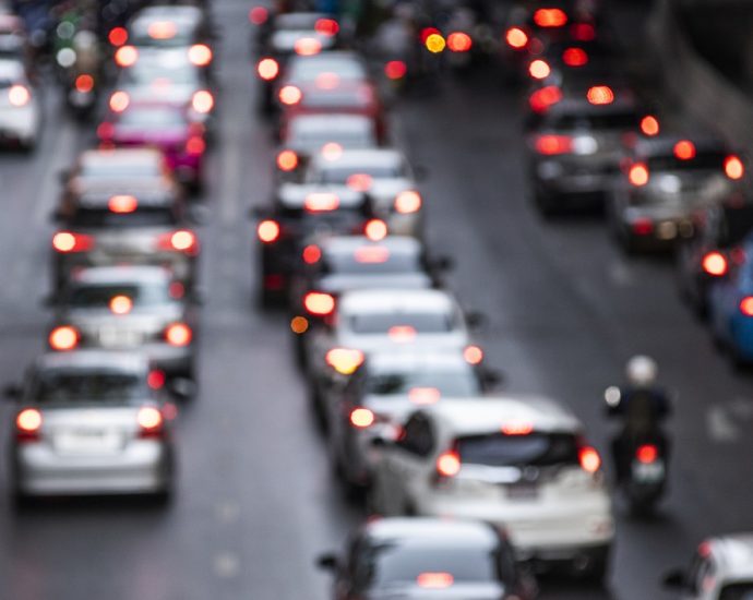 Lei do Farol em vigor no Brasil: entenda como a medida contribui para a segurança nas rodovias