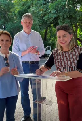 Prefeita Gerolina tem pedido atendido e recebe retroescavadeira por meio de emenda da senadora Tereza Cristina
