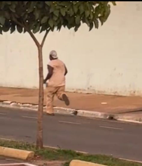 Homem que pegou celular e saiu correndo é ex- namorado da dona do aparelho