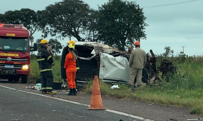 Alta velocidade pode ter causado acidente fatal na BR-262; velocímetro de Saveiro travou marcando 150 km/h