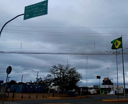 Frente fria derruba temperaturas, e Água Clara está entre os municípios mais gelados de MS nesta terça-feira