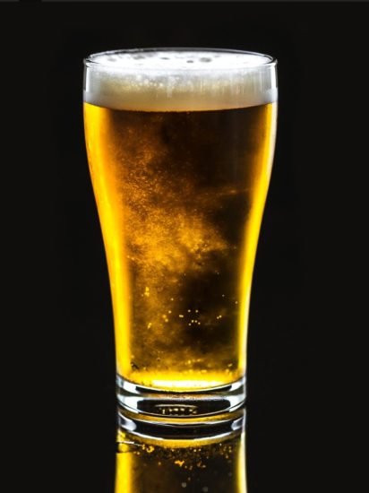Pessoas viciadas em bebidas alcoolicas podem ter direito a benefício mensal do INSS de mais de R$ 1,5 mil