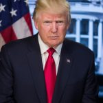 Trump impõe tarifa de 50% sobre produtos brasileiros em retaliação a ações contra Bolsonaro