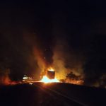 Carreta carregada com celulose é incendiada na MS-377, entre Água Clara e Inocência