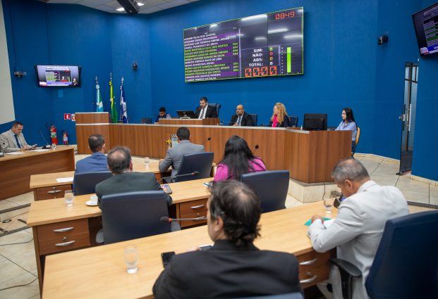 Câmara aprova PL para divulgação da lista de espera na saúde e define homenageados nos 110 anos