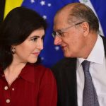 Avião com Simone Tebet e Alckmin apresenta falha na Colômbia e FAB envia outra aeronave para resgatar comitiva